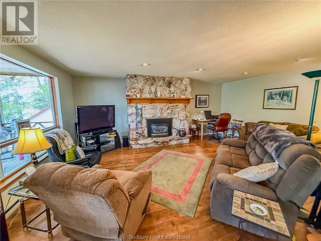 1086 Lake Street Property Photo 28