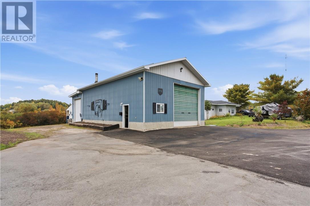 7141 Hwy 17 E Property Photo 24