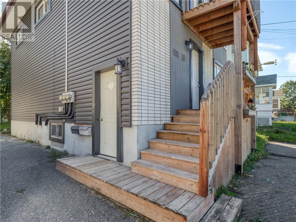755 Ontario Street Property Photo 25