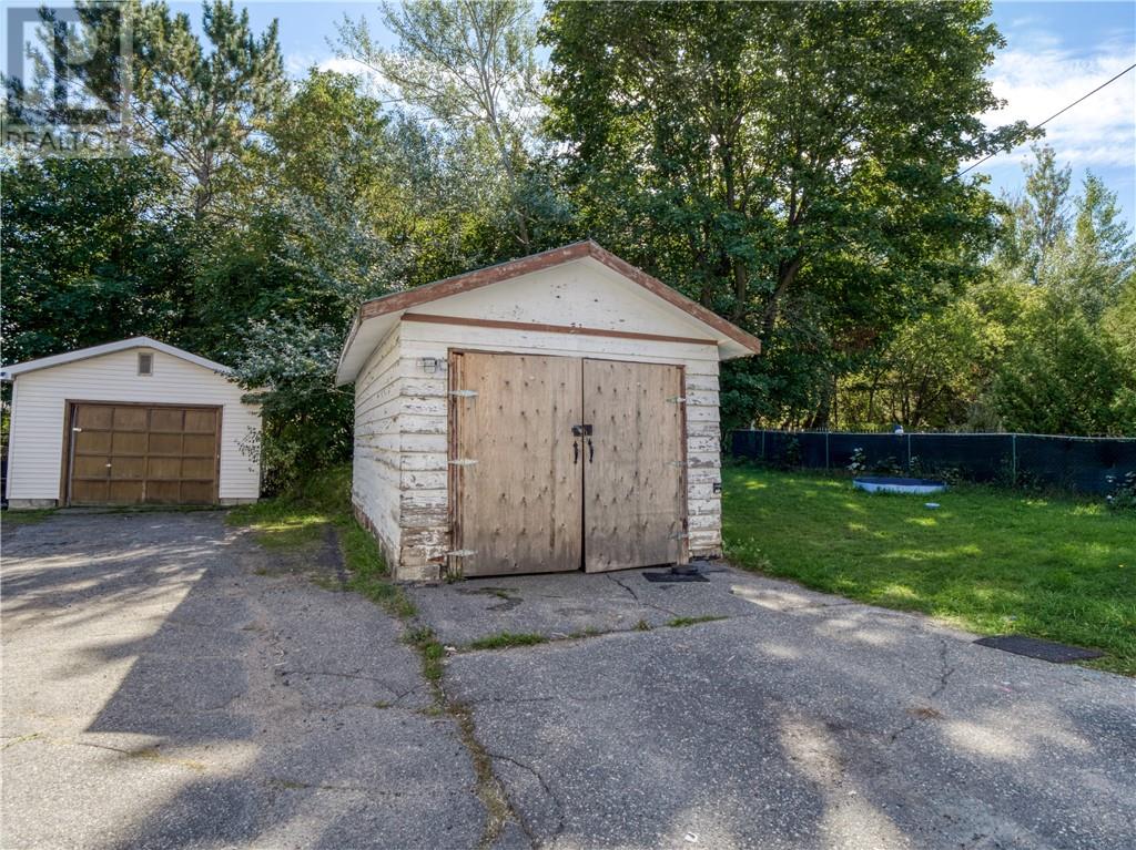 755 Ontario Street Property Photo 28
