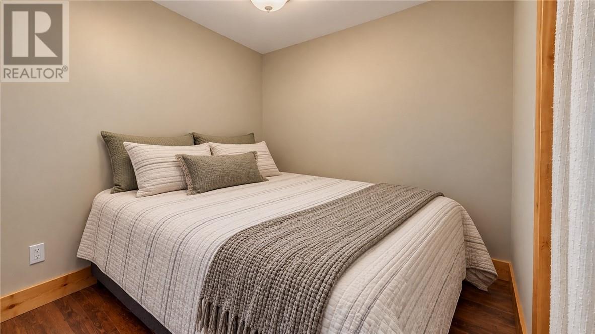 760 Ice Lake Drive Property Photo 30