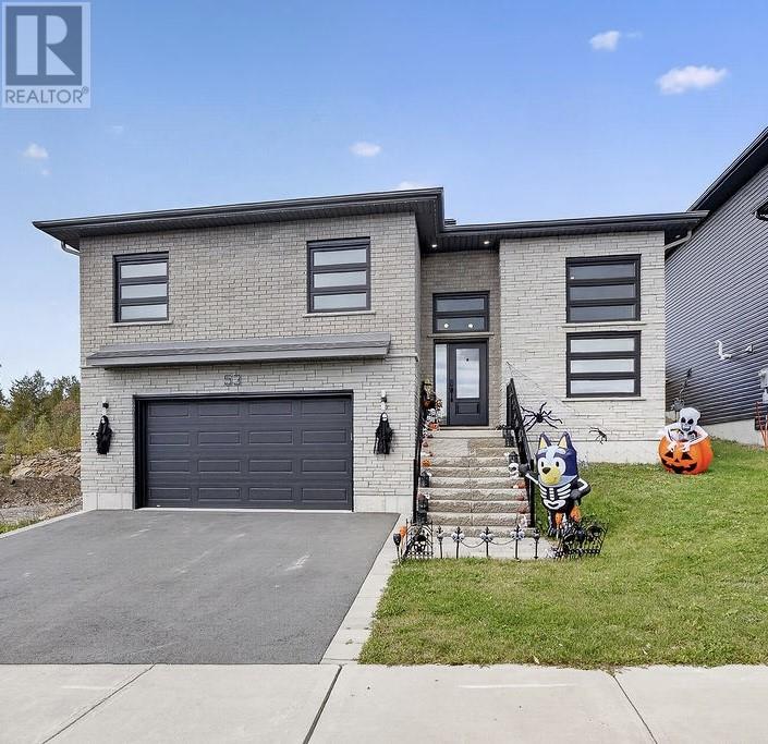 53 Hazelton Property Photo 1