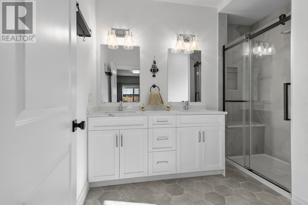 53 Hazelton Property Photo 7