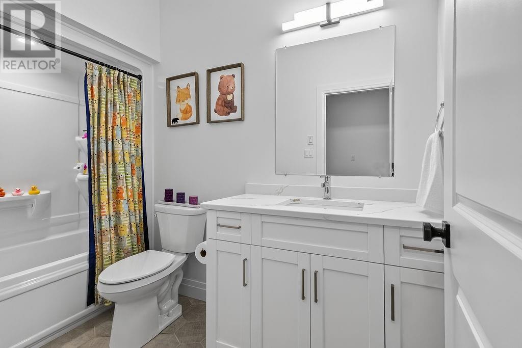 53 Hazelton Property Photo 10