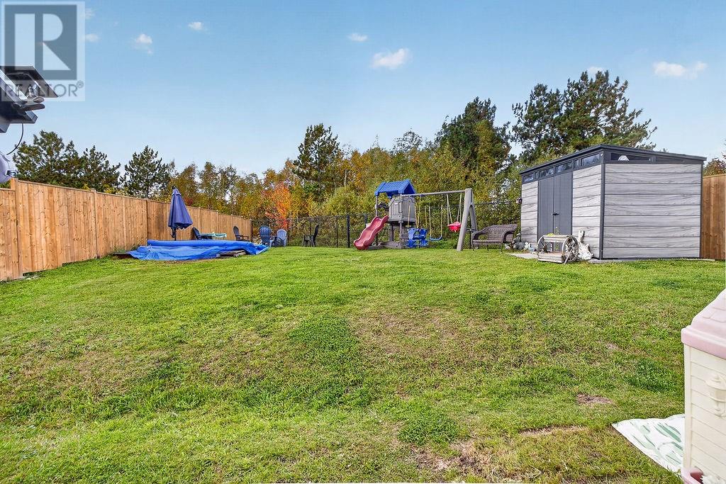 53 Hazelton Property Photo 20