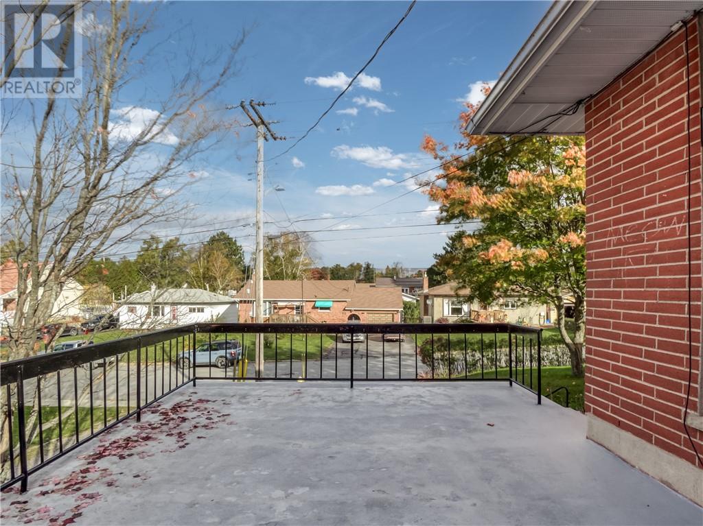 68 Pine Street Property Photo 4