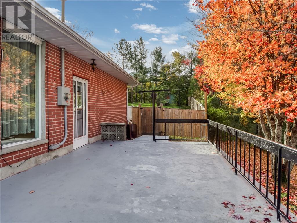 68 Pine Street Property Photo 5