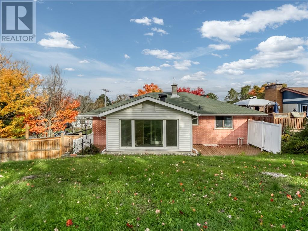 68 Pine Street Property Photo 6