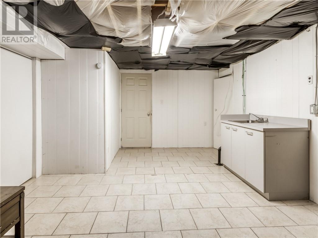 68 Pine Street Property Photo 30