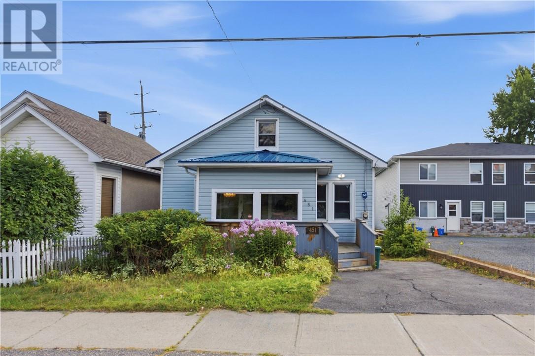 451 Cartier Avenue Property Photo 1