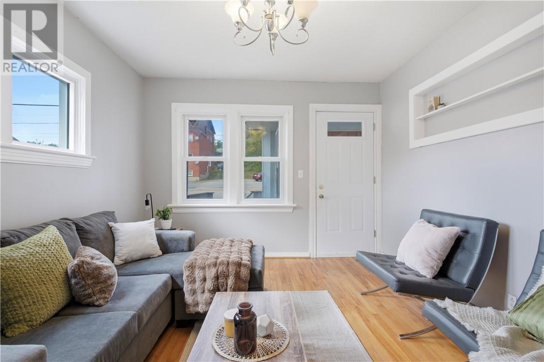 451 Cartier Avenue Property Photo 6