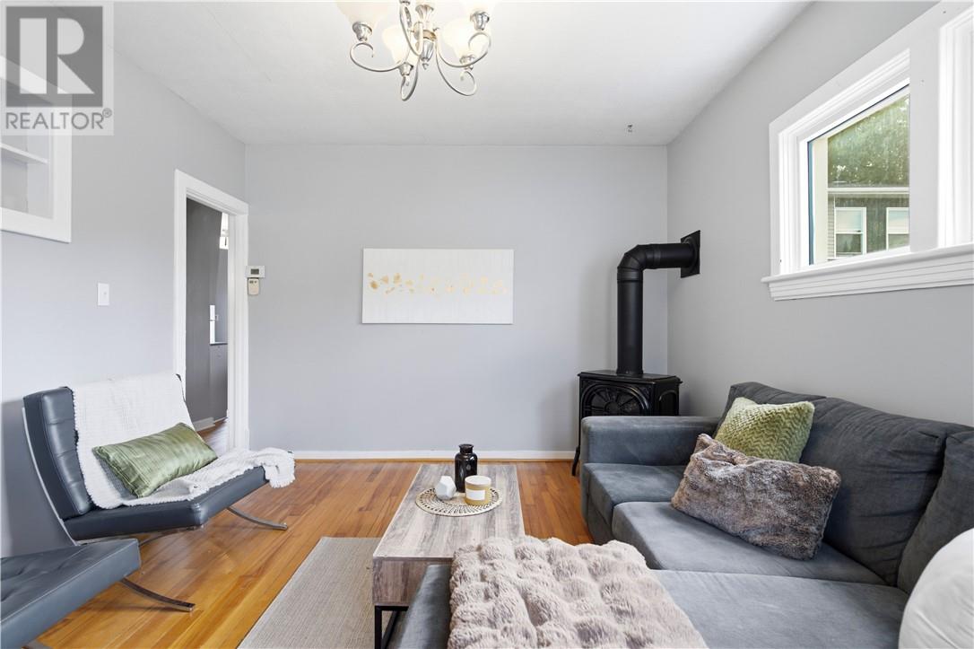 451 Cartier Avenue Property Photo 7