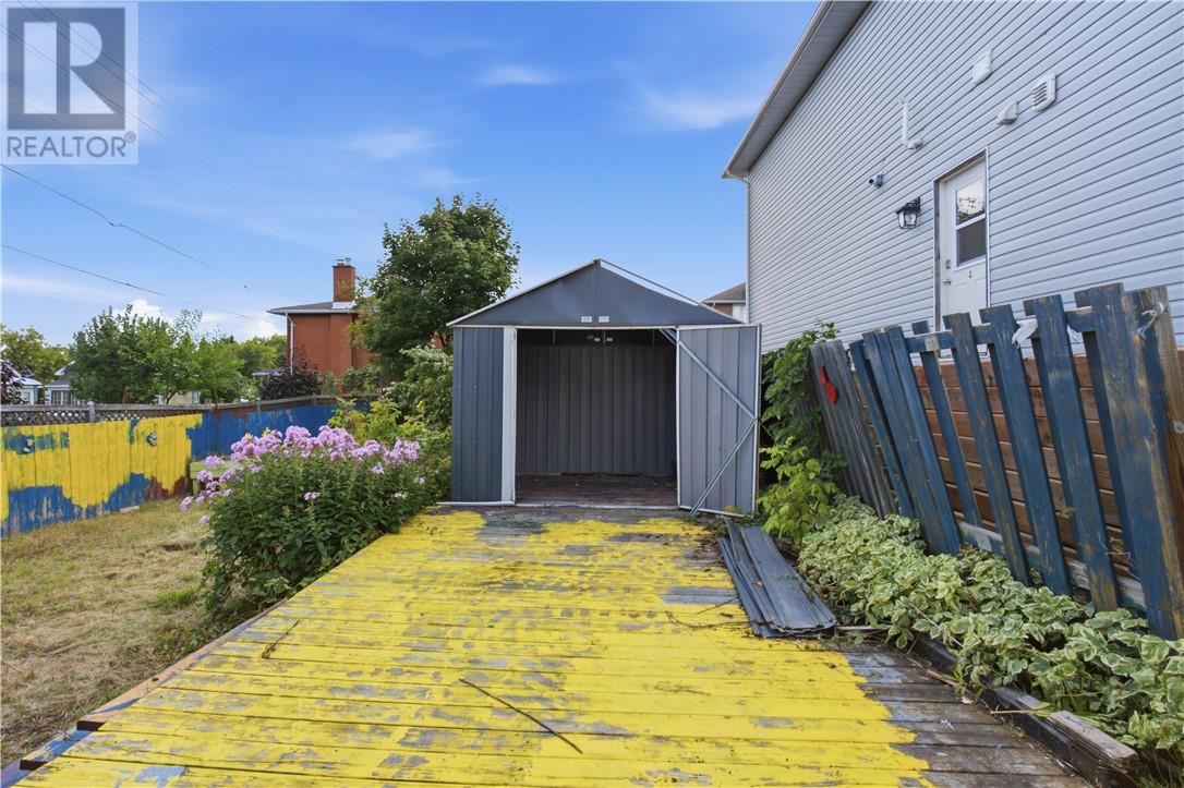 451 Cartier Avenue Property Photo 21