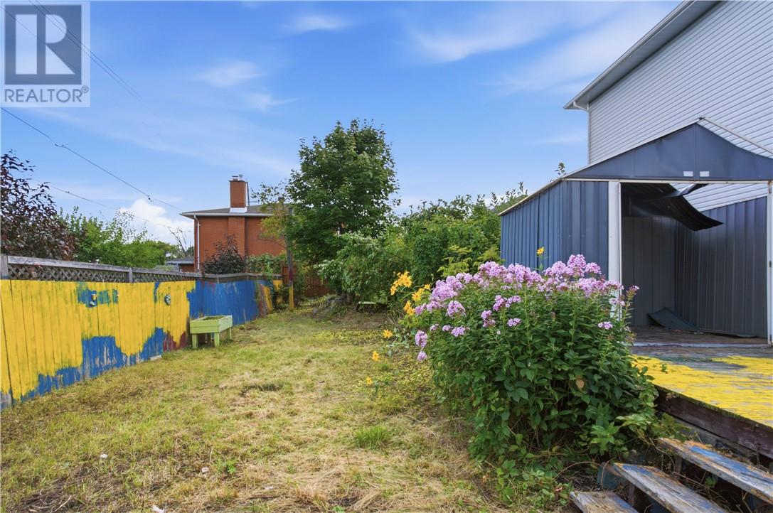 451 Cartier Avenue Property Photo 23