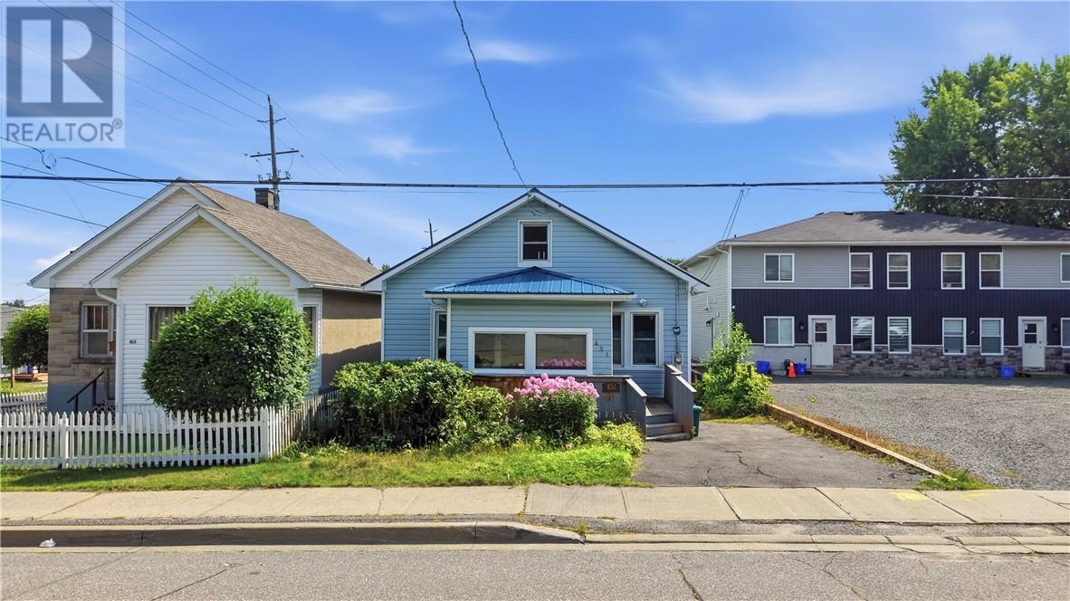451 Cartier Avenue Property Photo 24