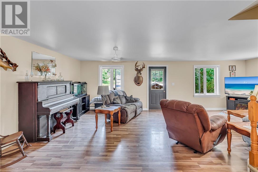 17 Campbell Street Property Photo 7
