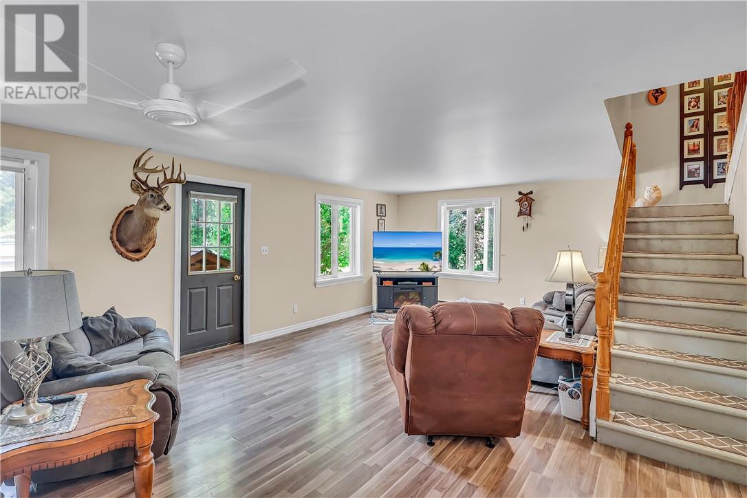 17 Campbell Street Property Photo 8