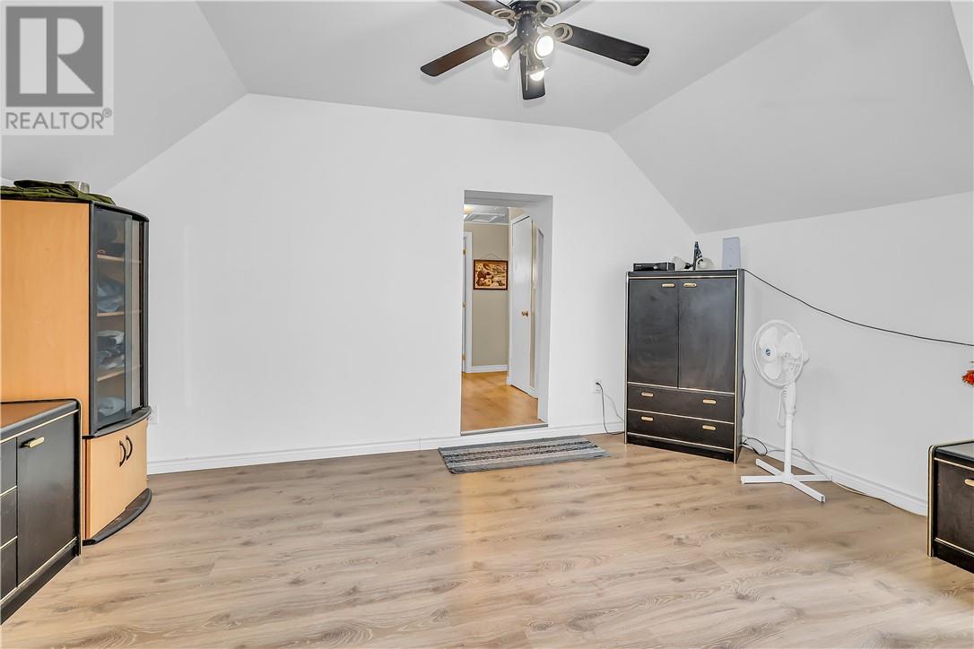 17 Campbell Street Property Photo 24