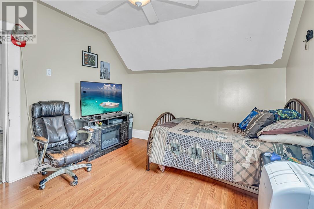 17 Campbell Street Property Photo 26