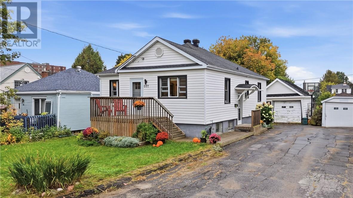 697 Prete Street Property Photo 1
