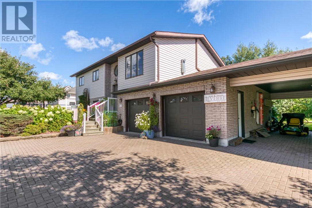 20 Hazel Street Property Photo 3