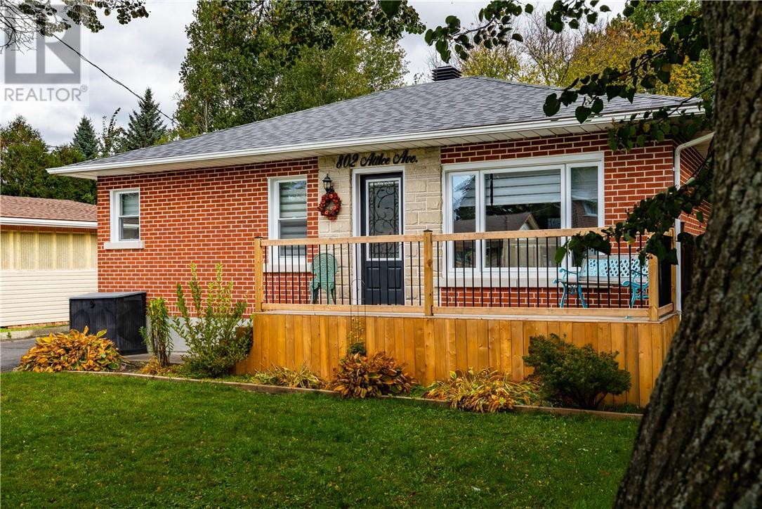 802 Attlee Avenue Property Photo 3