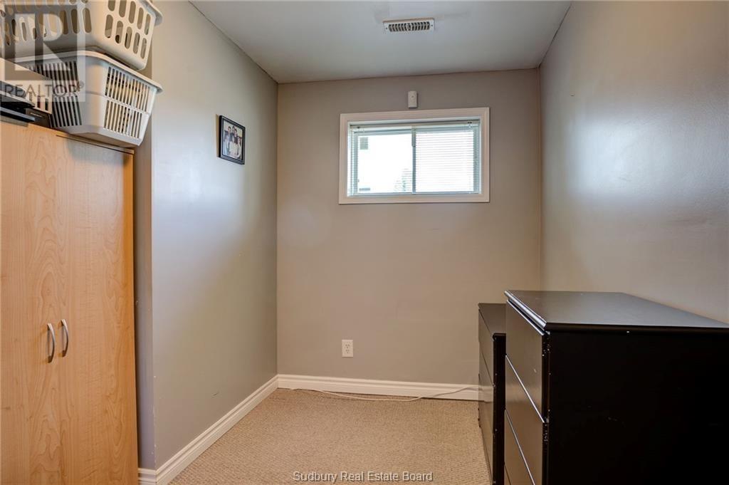 844 Windermere Crescent Property Photo 21