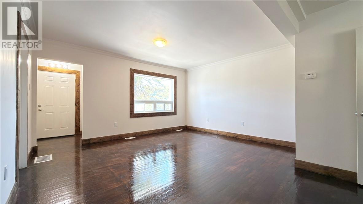 485 Lorne Street Property Photo 4