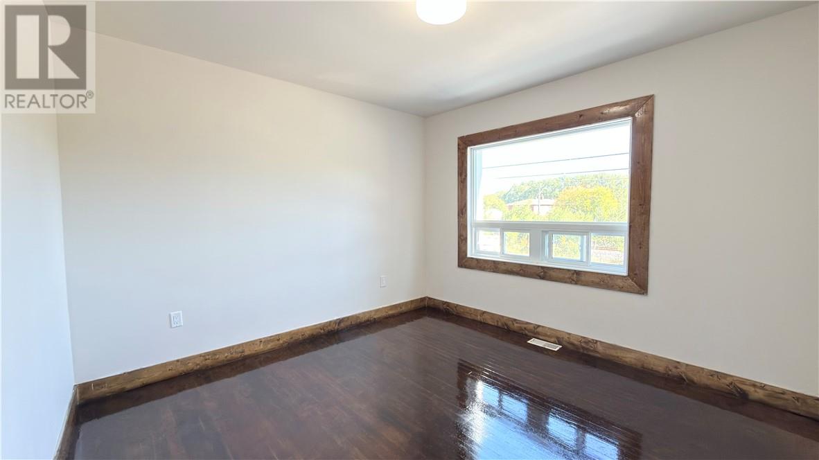 485 Lorne Street Property Photo 8