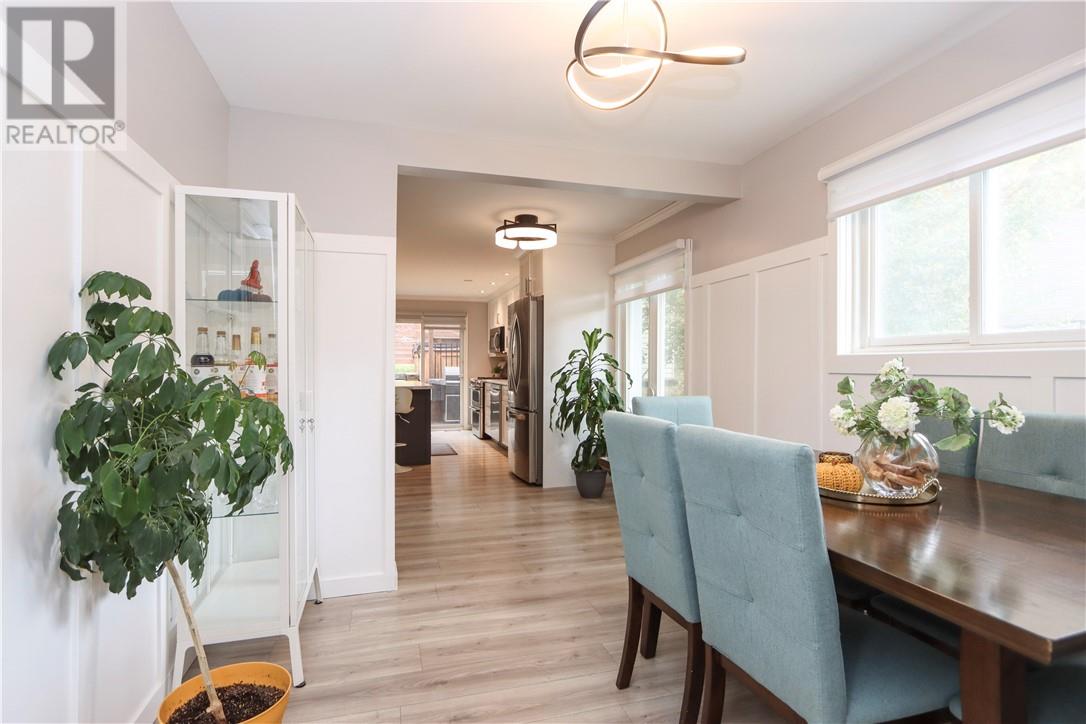 774 Lonsdale Avenue Property Photo 16