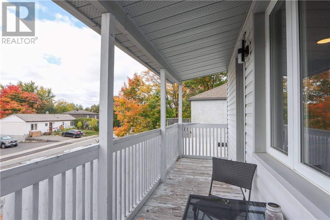 774 Lonsdale Avenue Property Photo 23