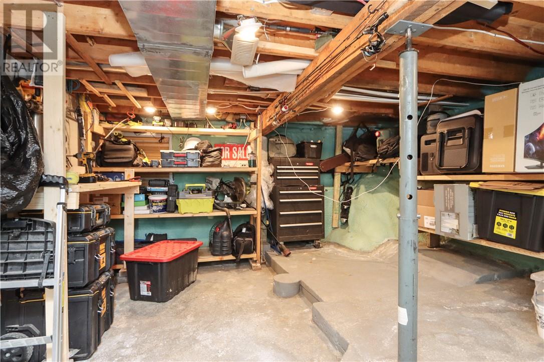 774 Lonsdale Avenue Property Photo 36