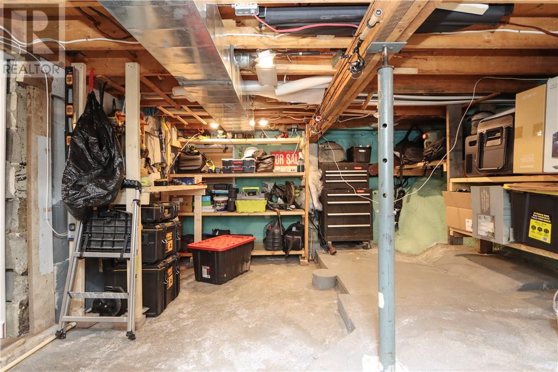 774 Lonsdale Avenue Property Photo 37