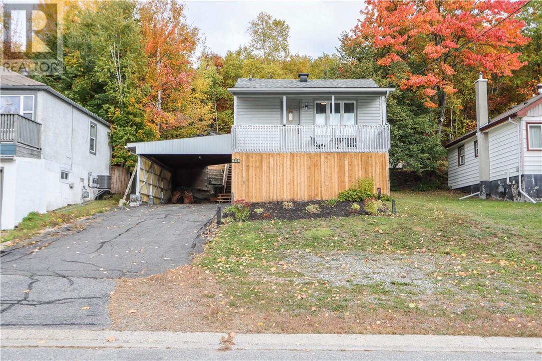 774 Lonsdale Avenue Property Photo 39