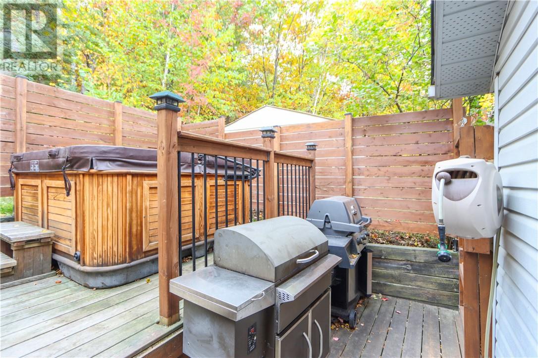 774 Lonsdale Avenue Property Photo 47