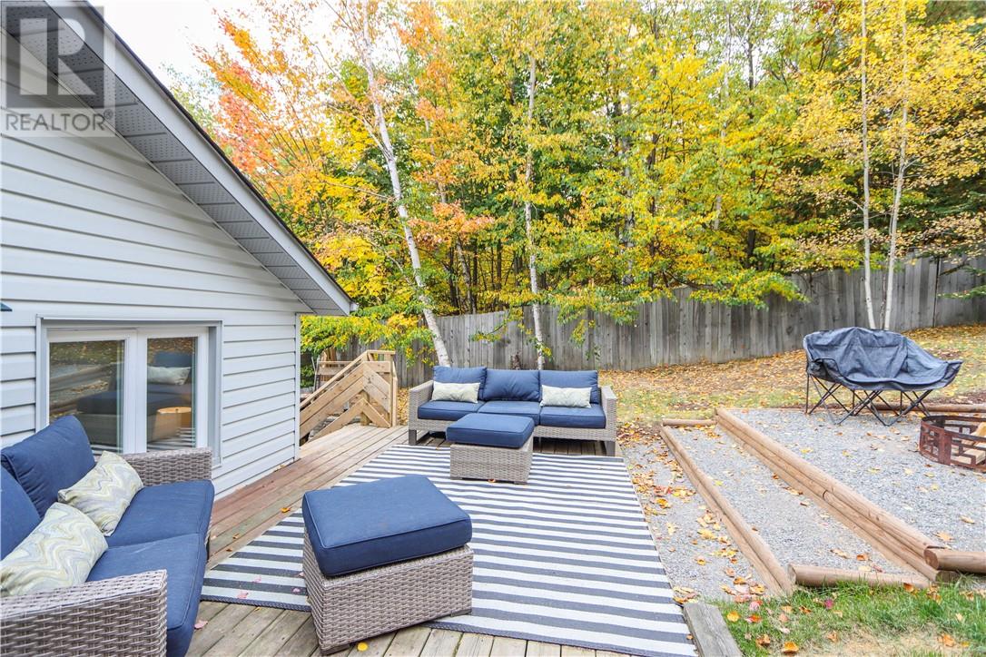 774 Lonsdale Avenue Property Photo 48