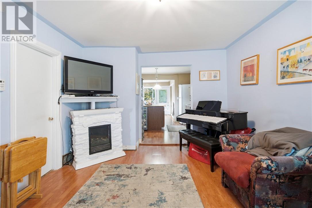 57 Sellwood Avenue Property Photo 2