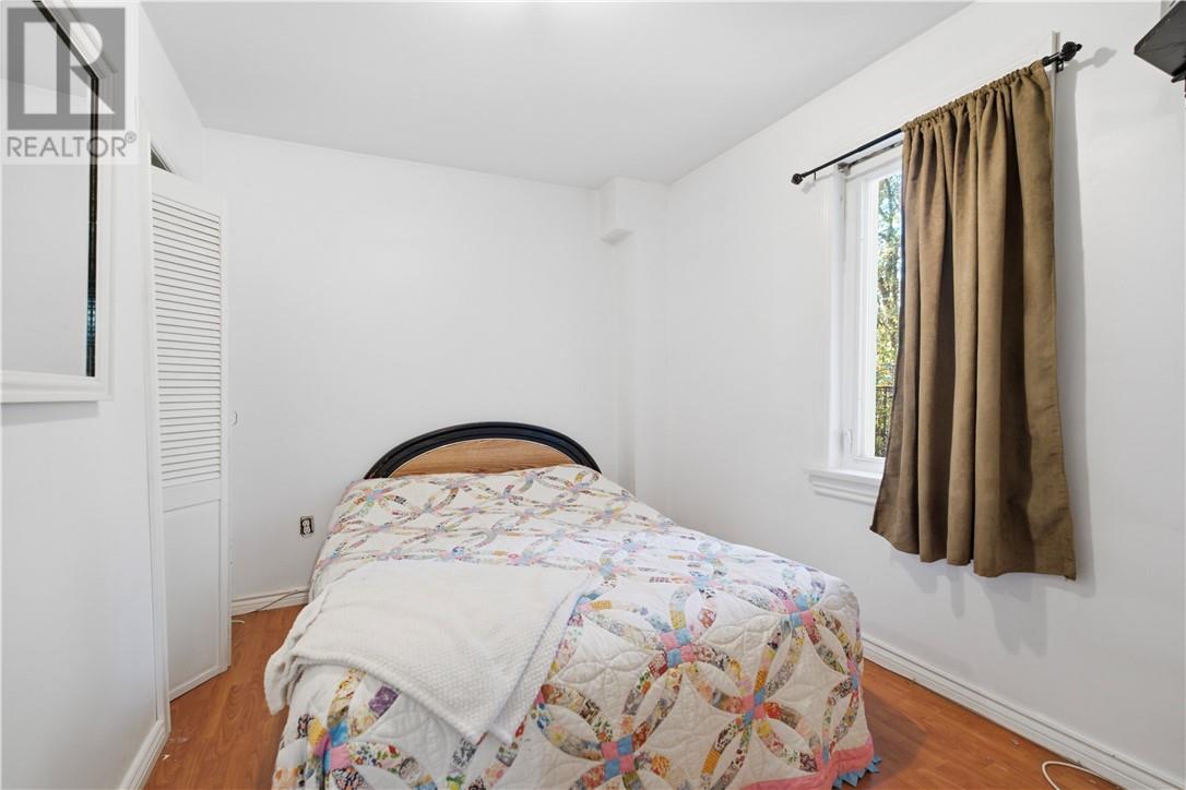 57 Sellwood Avenue Property Photo 9