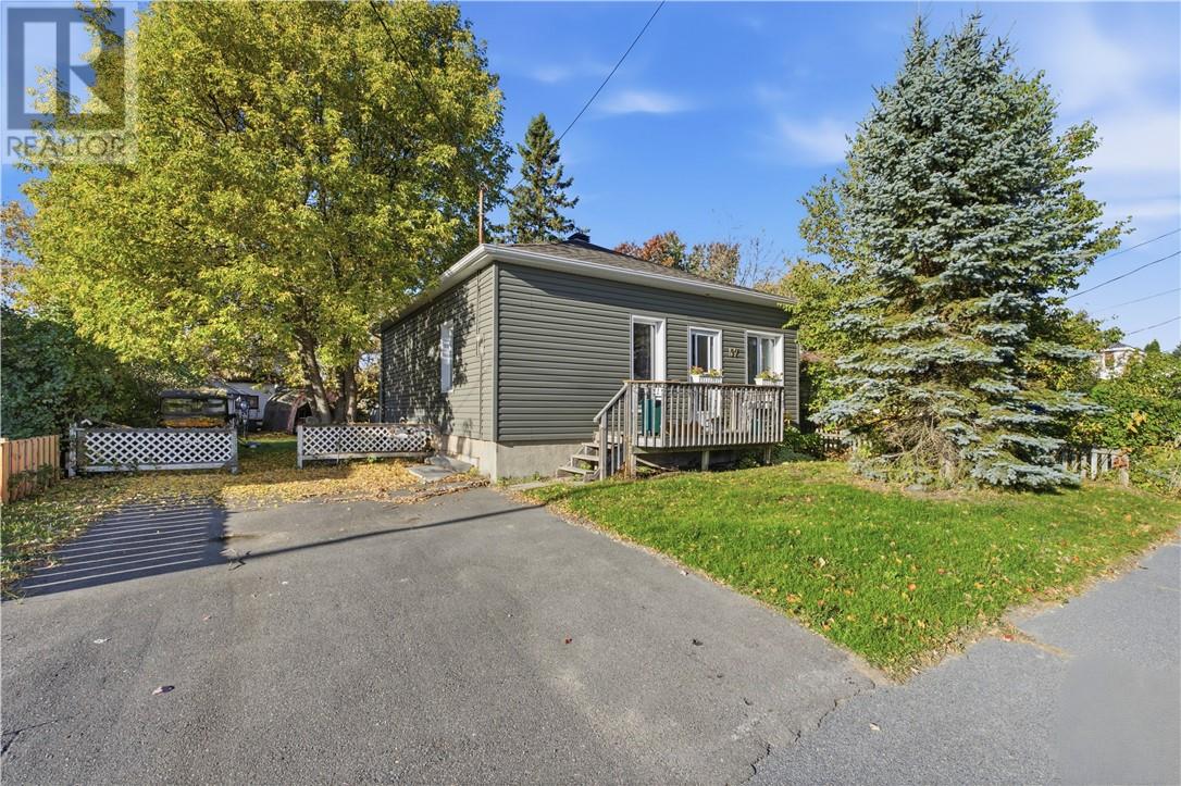 57 Sellwood Avenue Property Photo 14
