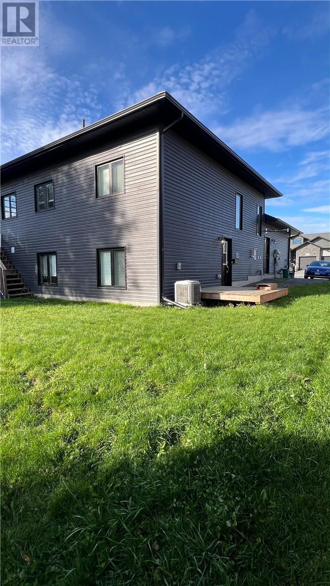 148 Hollybrook Crescent Unit# Lower Property Photo 1
