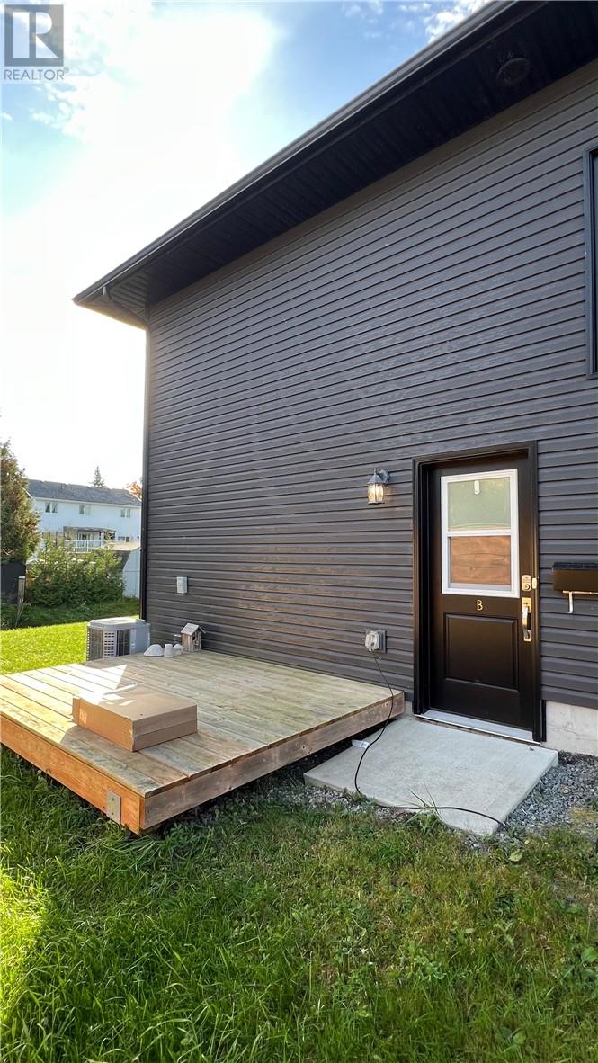 148 Hollybrook Crescent Unit# Lower Property Photo 2