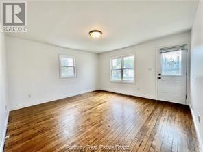 284 Mountain Street Unit# Main Floor Property Photo 3