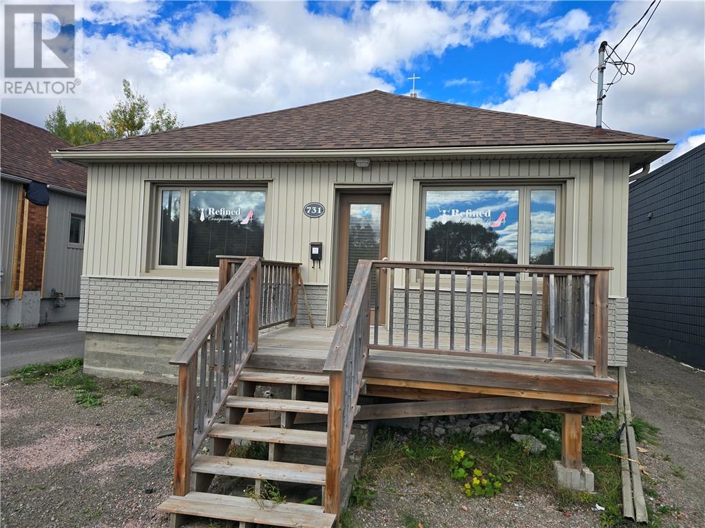 731 Lorne Street Property Photo 1
