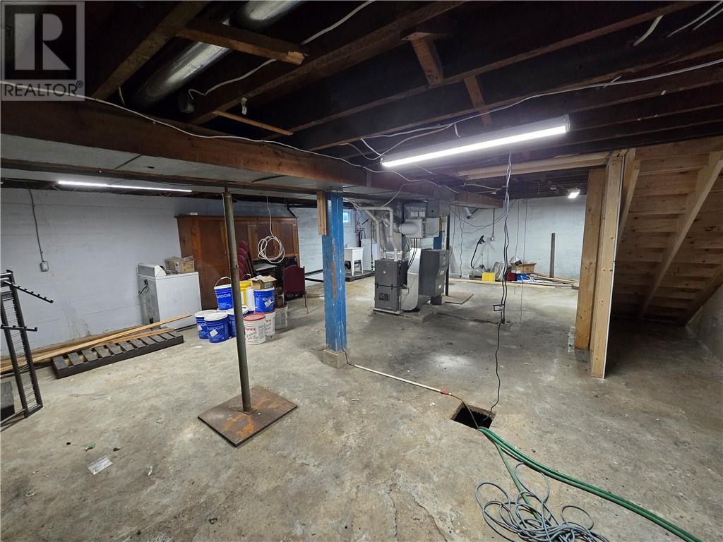 731 Lorne Street Property Photo 6