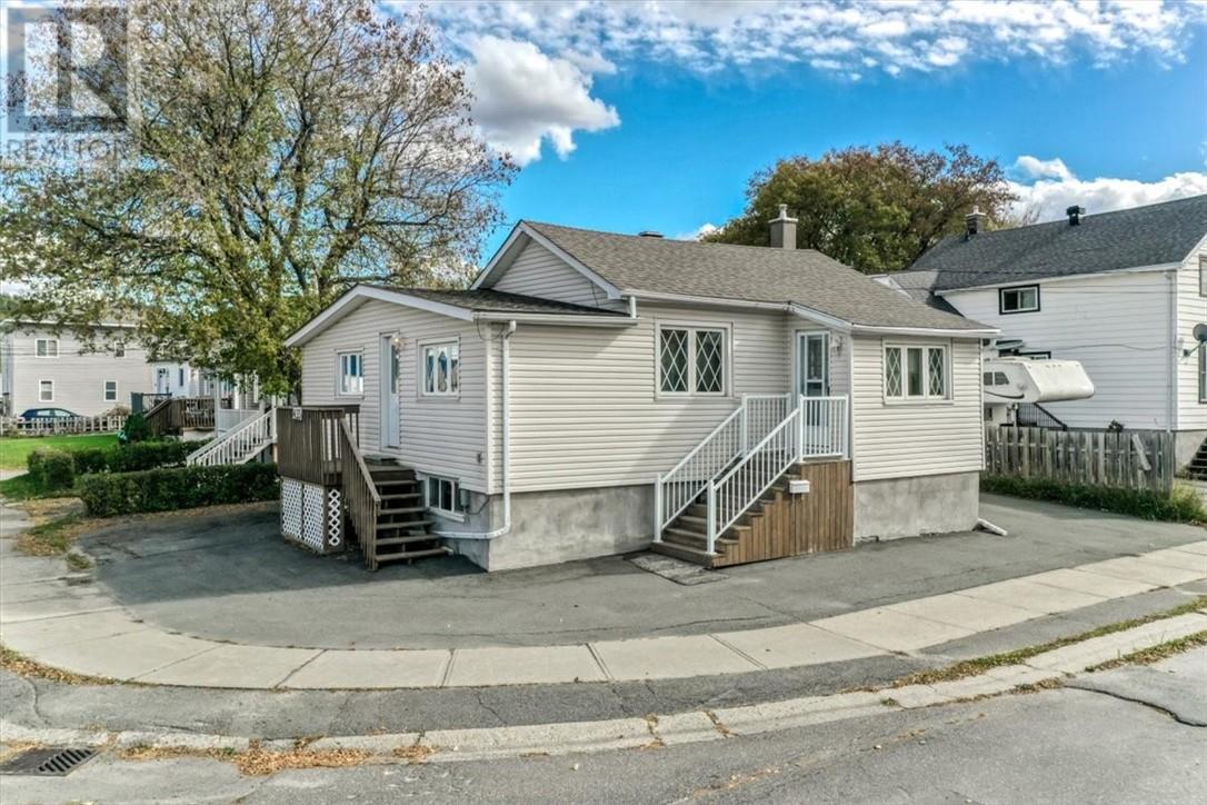 433 Dell Street Property Photo 1