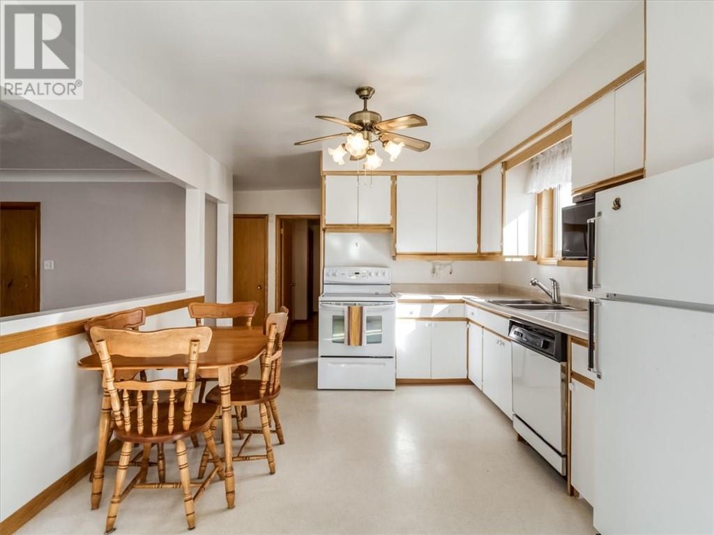 433 Dell Street Property Photo 11