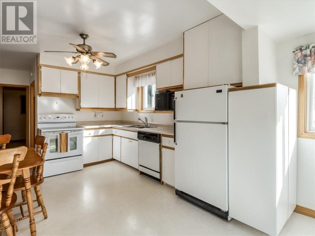 433 Dell Street Property Photo 12