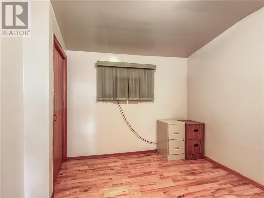 433 Dell Street Property Photo 18