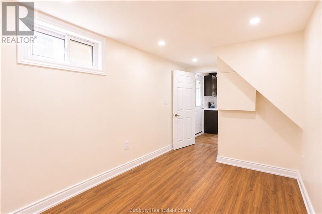 582 Ash Street Property Photo 7