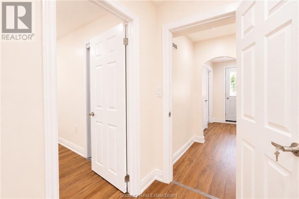582 Ash Street Property Photo 10